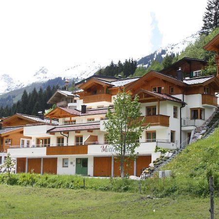 Large Chalet Apartment In Saalbach Hinterglemm ภายนอก รูปภาพ